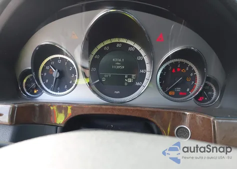 2011 Mercedes-Benz E 350 4Matic z USA, uszkodzony, nr VIN WDDHF8HB3BA382100